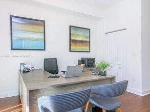 6001 SW 70th St, Unit 229 in South Miami, FL - Building Photo - Building Photo