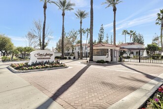 San Montego Apartments in Mesa, AZ - Foto de edificio - Building Photo