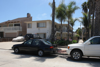 Reed Avenue Apartments in San Diego, CA - Building Photo - Building Photo