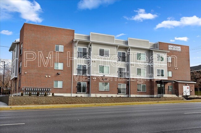property at 3378 Washington Blvd