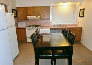 205 Williams St, Unit 2 in Ithaca, NY - Foto de edificio - Building Photo