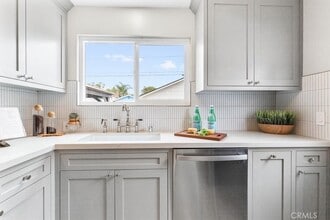 5466 Lewis Ave in Long Beach, CA - Building Photo - Building Photo