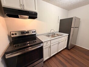 4880 Hale Rd in Forest Park, GA - Building Photo - Building Photo