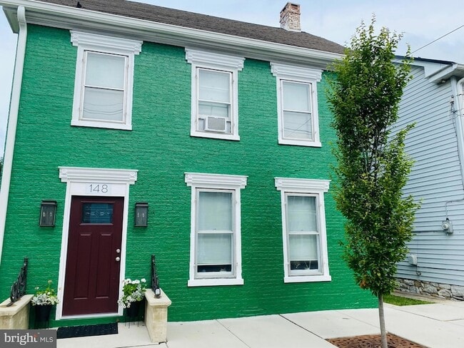 148 N Carlisle St in Greencastle, PA - Building Photo - Building Photo