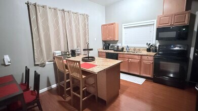 15332 Ashworth Ave N in Shoreline, WA - Building Photo - Building Photo