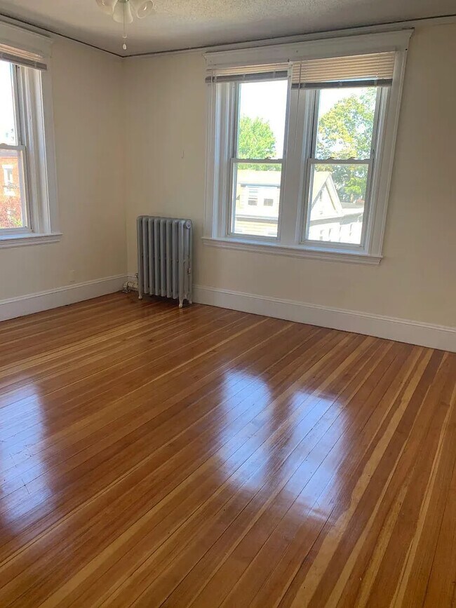 15 Barrows St, Unit 2