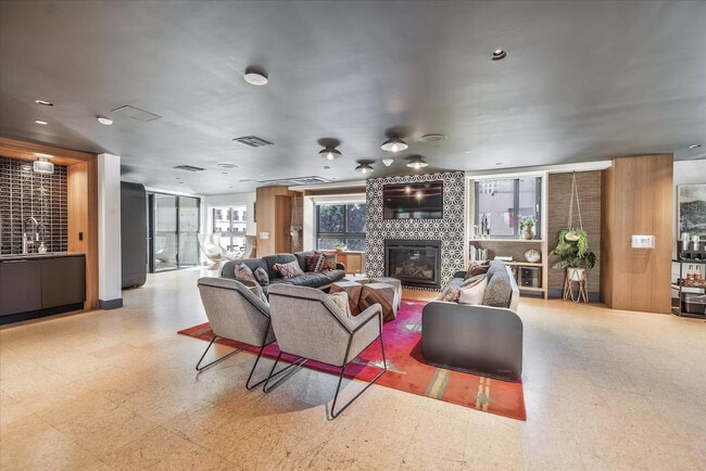 315 J St