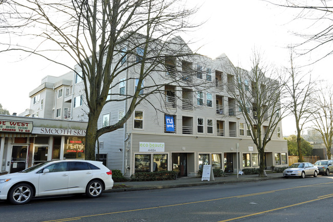 Cali Apartments in West Seattle! in Seattle, WA - Building Photo - Building Photo