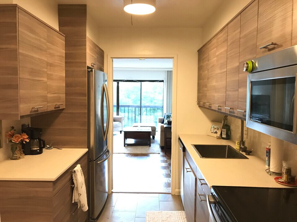 1001 26th St NW, Unit 1001 26th Street NW 507 in Washington, DC - Building Photo