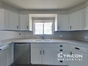 205 E 1600 N St in Orem, UT - Foto de edificio - Building Photo