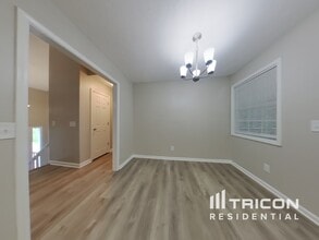 305 Denae Ct in Canton, GA - Building Photo - Building Photo