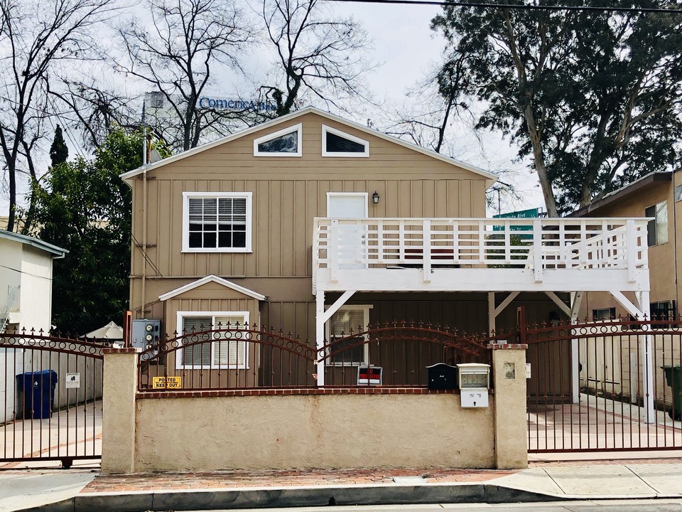 Sherman Oaks Duplex in Sherman Oaks, CA - Building Photo