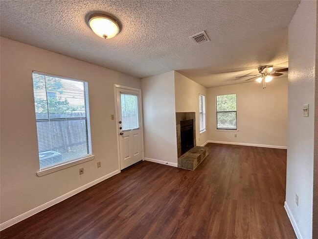 8910 Schick Rd in Austin, TX - Building Photo - Building Photo