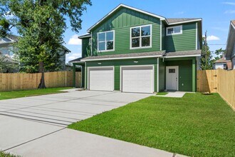 404 Forest Hill Blvd in Houston, TX - Building Photo - Building Photo