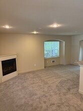 16524 33rd Ave W in Lynnwood, WA - Foto de edificio - Building Photo