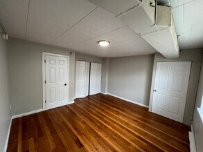 330 Blake St in New Haven, CT - Building Photo - Building Photo