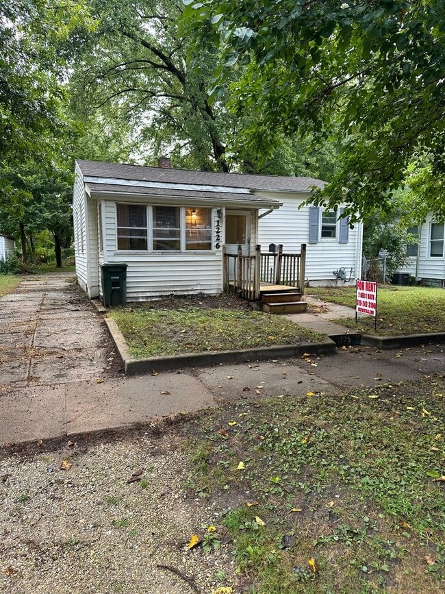 property at 1226 Lincoln St