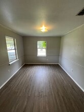 1208 N Pines Dr in Shreveport, LA - Building Photo - Building Photo