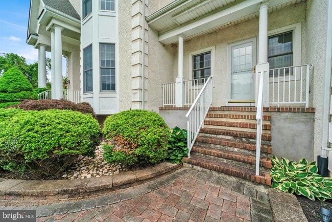 property at 19 Meadowlark Dr