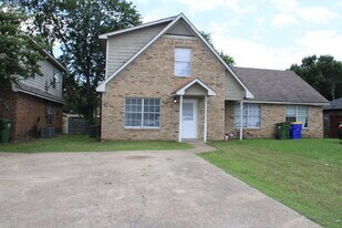 526 Glen Cove St in Seagoville, TX - Building Photo