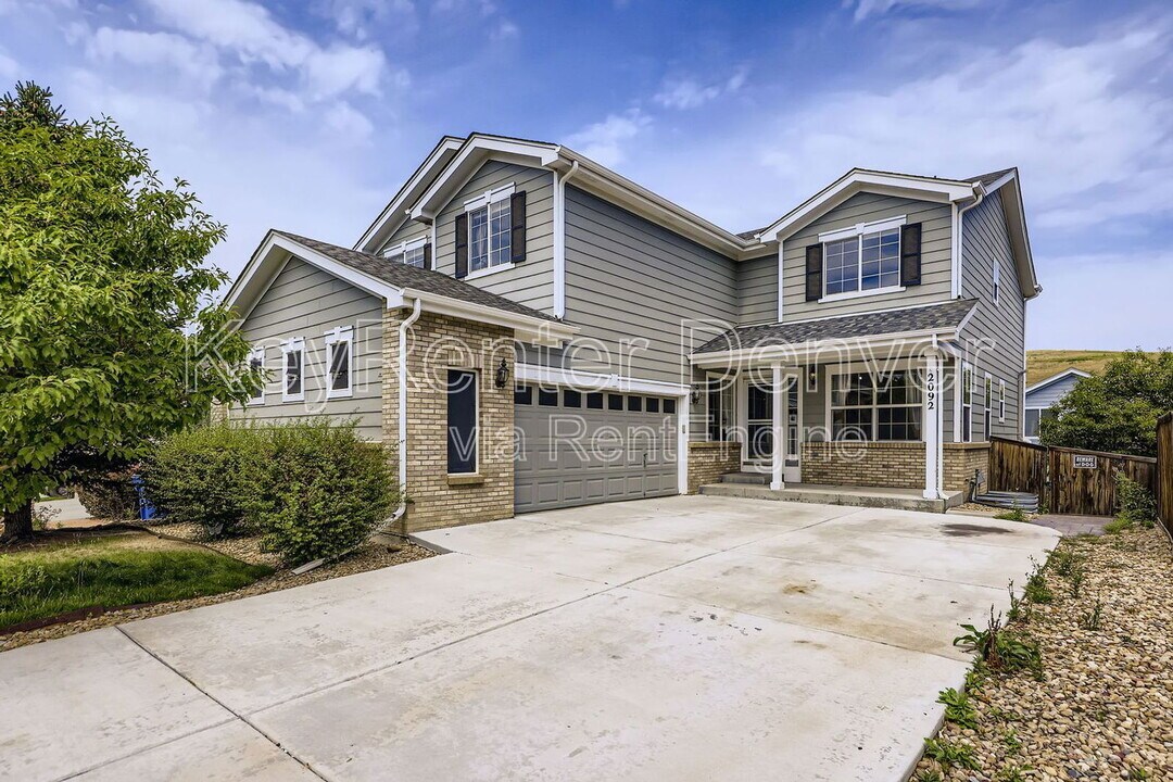 2092 Tundra Cir in Erie, CO - Foto de edificio