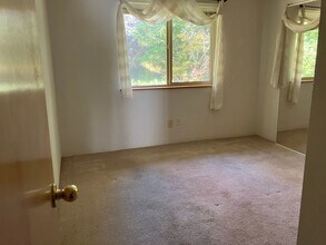 588 NW Buddy Ln in Grants Pass, OR - Building Photo - Building Photo