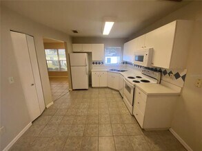 2630 Icabod Ct in Leesburg, FL - Building Photo - Building Photo