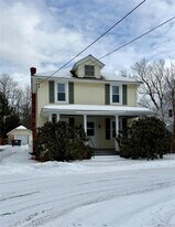 7318 S Broadway in Red Hook, NY - Building Photo