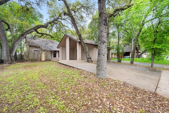 1005 Milford Way in Austin, TX - Foto de edificio - Building Photo