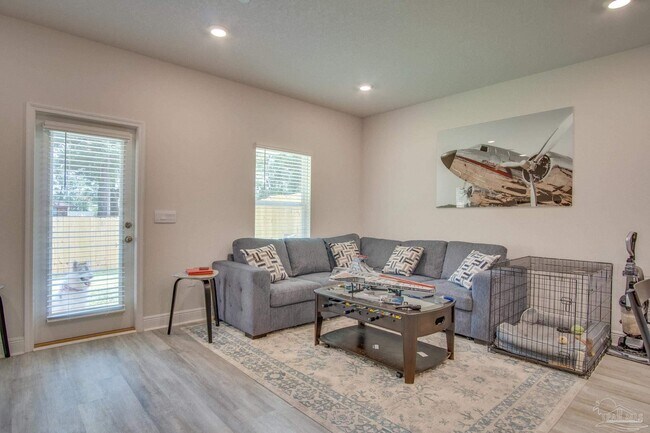 1225 Fairchild Vlg Dr in Pensacola, FL - Building Photo - Building Photo