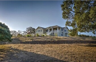 715 La Raye Ln in Petaluma, CA - Building Photo - Building Photo
