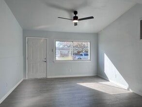 4952 Paine Ln in Virginia Beach, VA - Building Photo - Building Photo