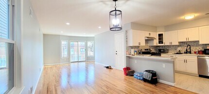 11 Wallis Ave in Jersey City, NJ - Building Photo - Building Photo