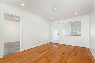 4931 Junius St, Unit 5 in Dallas, TX - Building Photo - Building Photo