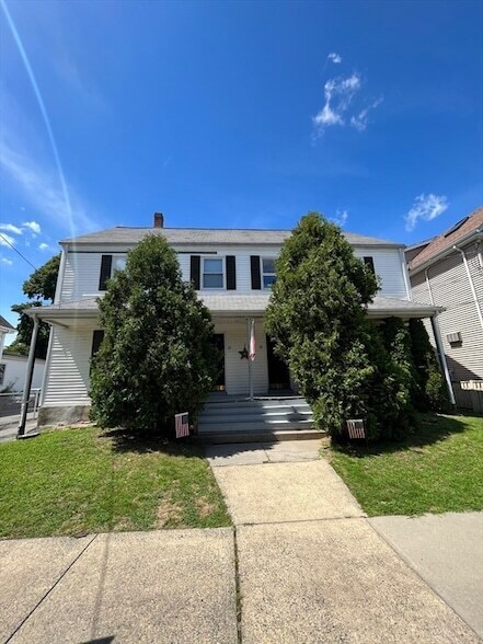 36 Everett St, Unit 2 in Medford, MA - Building Photo - Building Photo