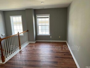 527 Emerald Downs Rd in Cary, NC - Building Photo - Building Photo