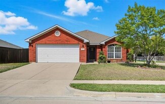 9045 Winding River Dr in Fort Worth, TX - Building Photo