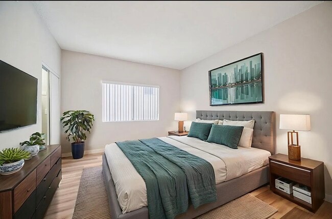 Vassar Terrace in Canoga Park, CA - Building Photo - Building Photo