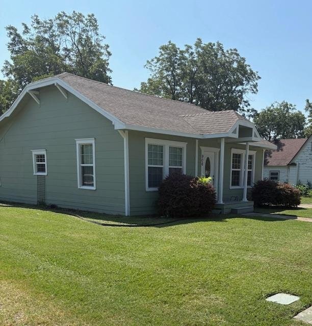 property at 906 Center St