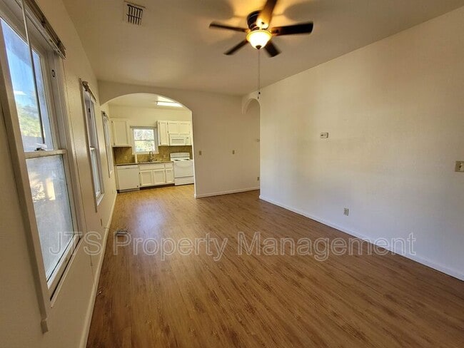 1717 H St in Sacramento, CA - Building Photo - Building Photo