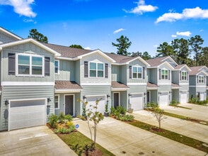 12276 Frazier Ln in Gulfport, MS - Building Photo - Building Photo