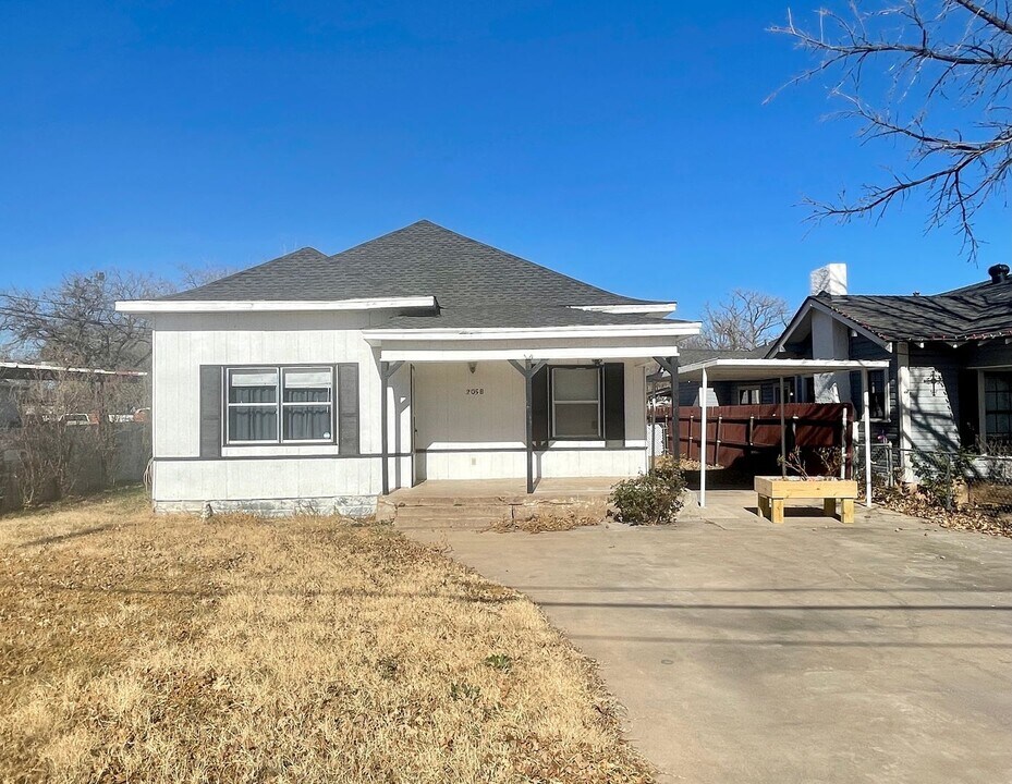 2058 N 2nd St in Abilene, TX - Building Photo