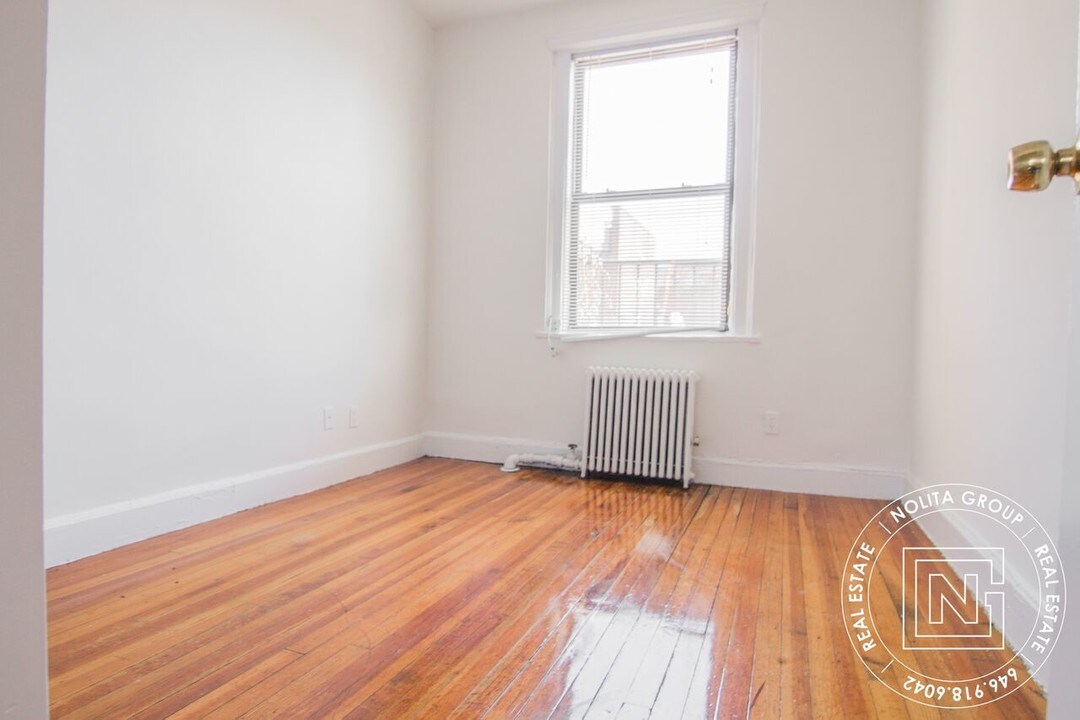 149 Sullivan St in New York, NY - Building Photo
