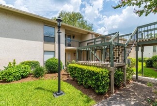 10154 Leisure Ln N, Unit 22 in Jacksonville, FL - Foto de edificio - Building Photo