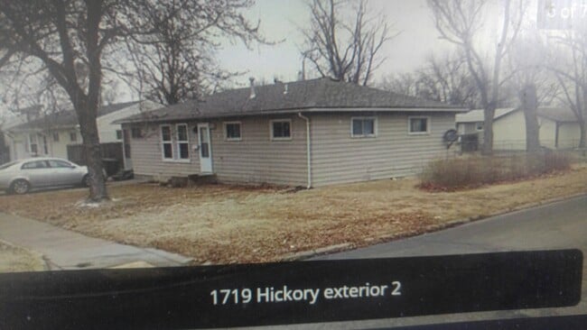 1719 Hickory St in Salina, KS - Building Photo - Building Photo