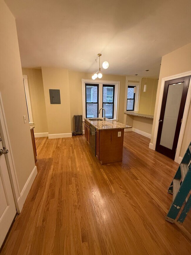 178 St Paul St in Brookline, MA - Building Photo - Building Photo