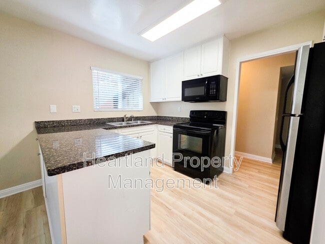 17119 W Bernardo Dr in San Diego, CA - Building Photo - Building Photo