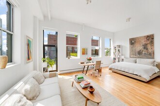 473 Broadway in New York, NY - Building Photo - Building Photo