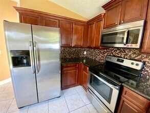880 Nelson Dr in Kissimmee, FL - Building Photo - Building Photo