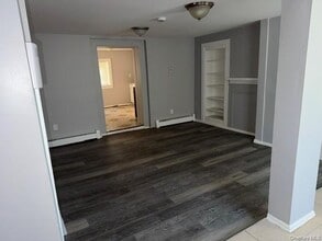 123 W Parmenter St in Newburgh, NY - Building Photo - Building Photo